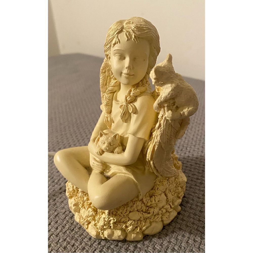 Vintage small 6” Resin Angel Girl with Kittens nightlight lamp
